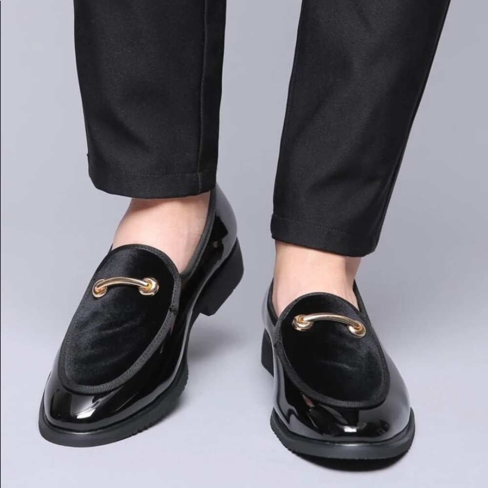 DO NOT BUY looking to ours chase these shoes